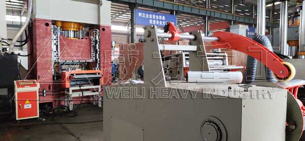 現(xiàn)場(chǎng)試機(jī)不銹鋼空調(diào)外機(jī)支架成型液壓機(jī)