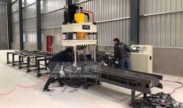 錨桿托盤(pán)沖壓成型液壓機(jī)